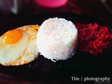 Corned Beef with Egg and Rice served at Bentelog