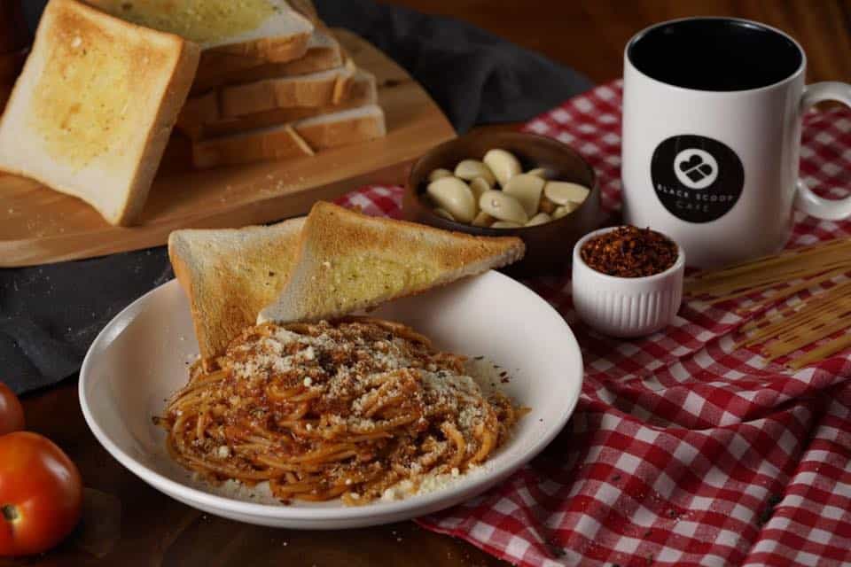 red sauce pasta in a different taste, try the Spaghetti Bolognese.