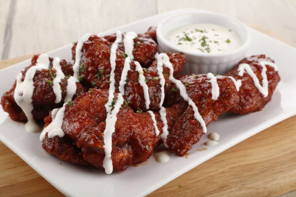 buffalo wings with ranch dipping