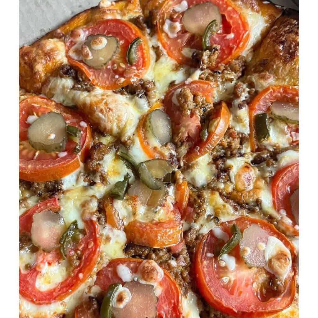 Cheeseburger pizza