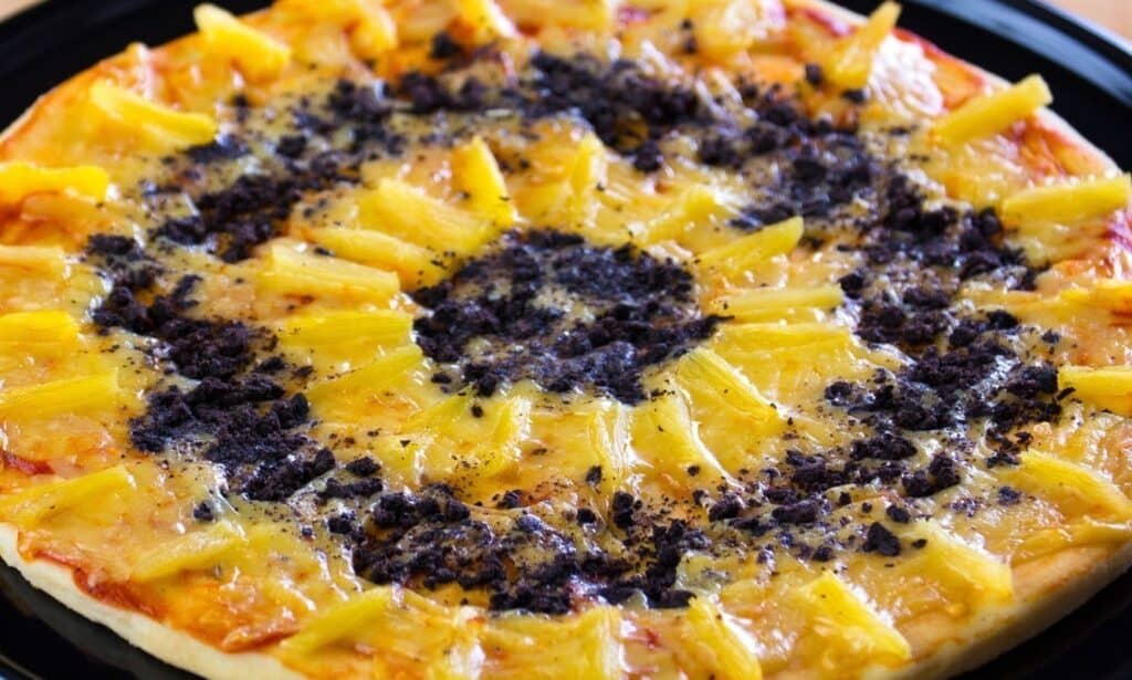 Oreo Pina pizza perfect for kids and young at heart
