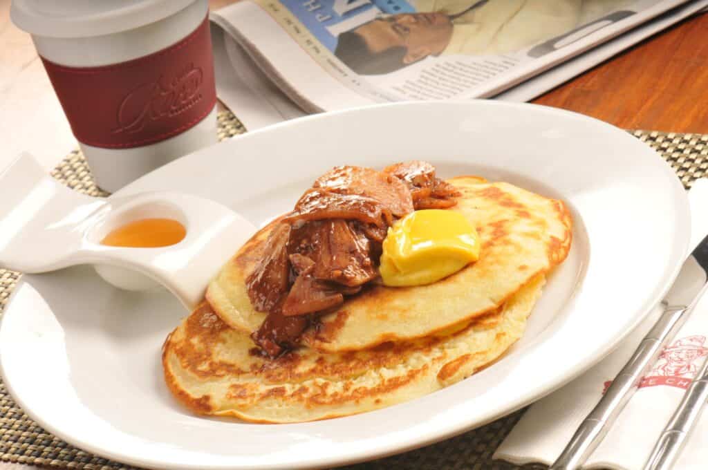 Casa Roces pancakes with basque and apple filling