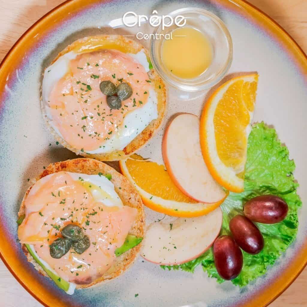 Salmon Eggs Benedict