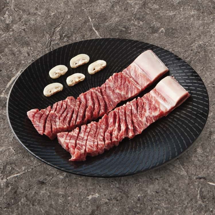 Satisfy your meat cravings with these Seng galbi or fresh beef short ribs