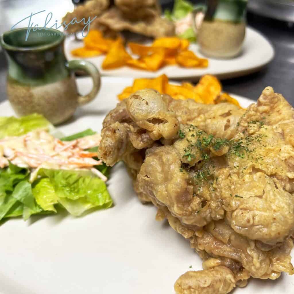 Fried chicken lover will never miss this chance to try their Fried Chicken with Potato and Gravy