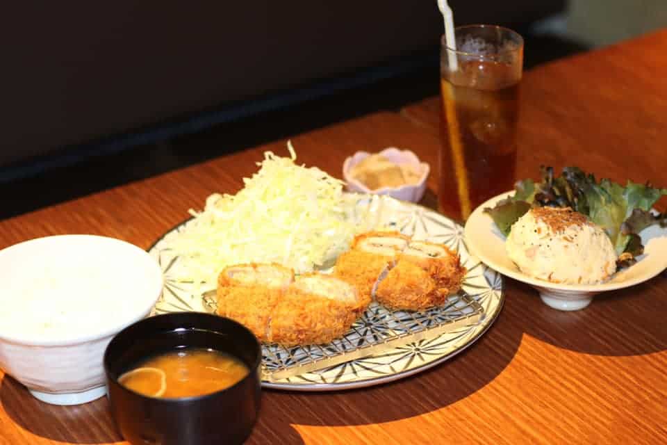 Kimukatsu best-seller menu is the Chicken Katsu Set