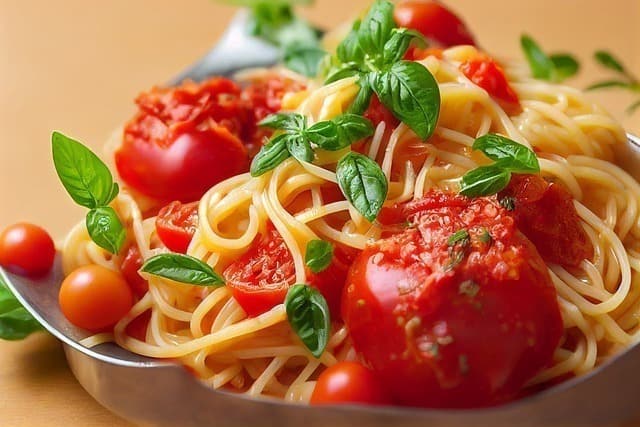 Spaghetti with Tomato and Basil