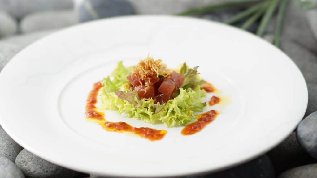 Tuna salad with crispy onion in Nobu spicy dressing