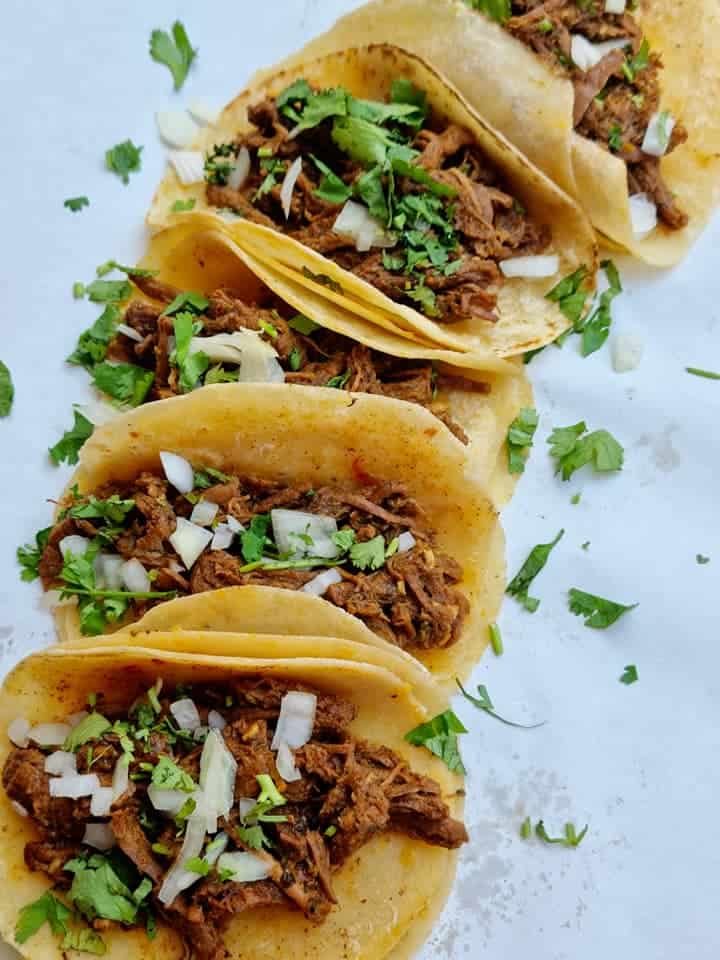 Carne guisada tacos