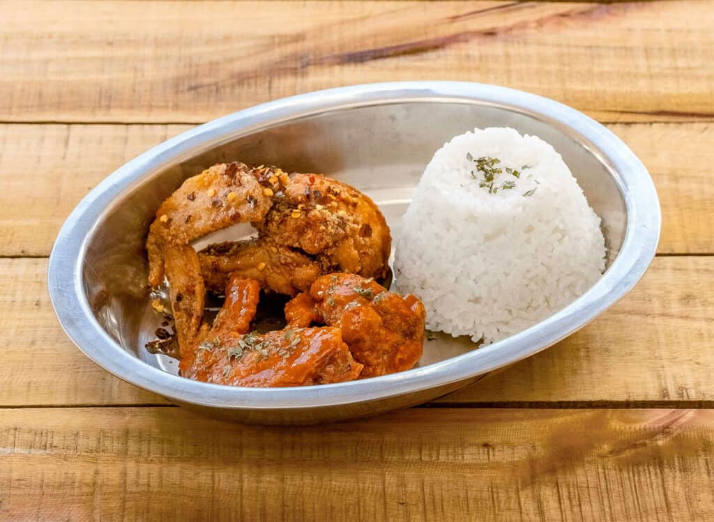 4 pcs wings with rice