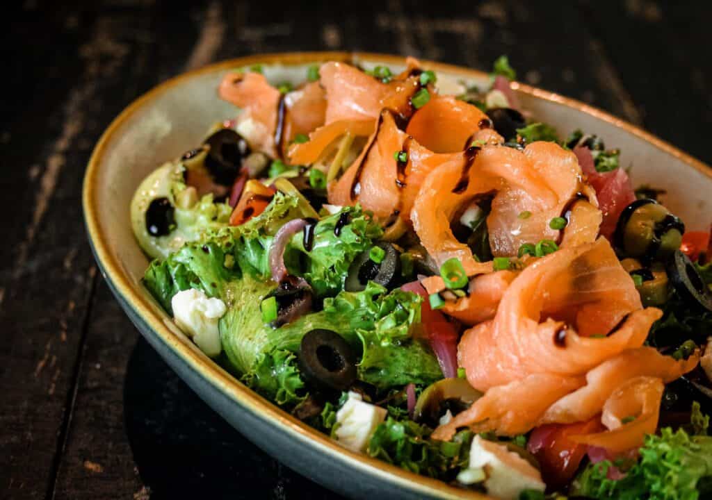 Smoked salmon salad