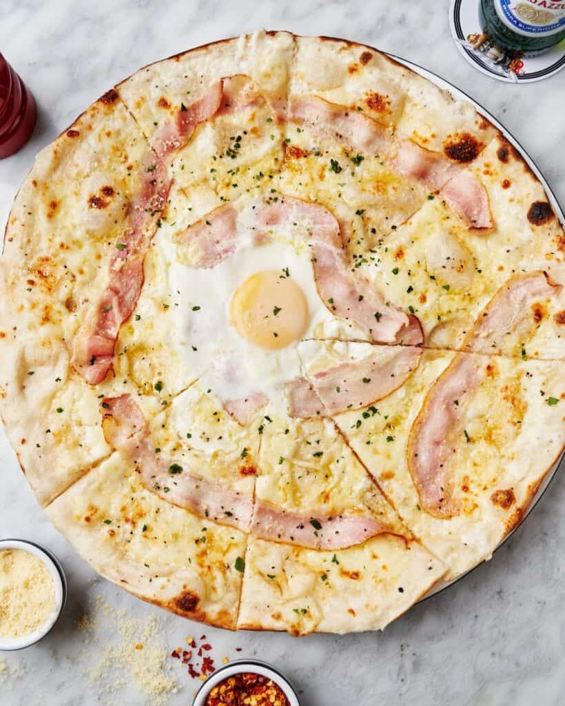 Carbonara pizza