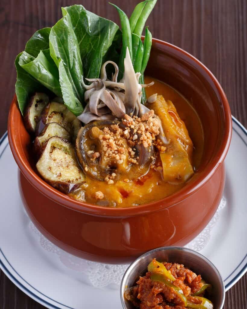 US beef & oxtail kare-kare