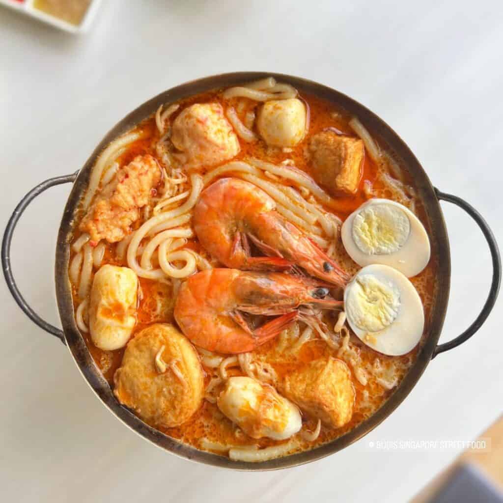 Seafood laksa