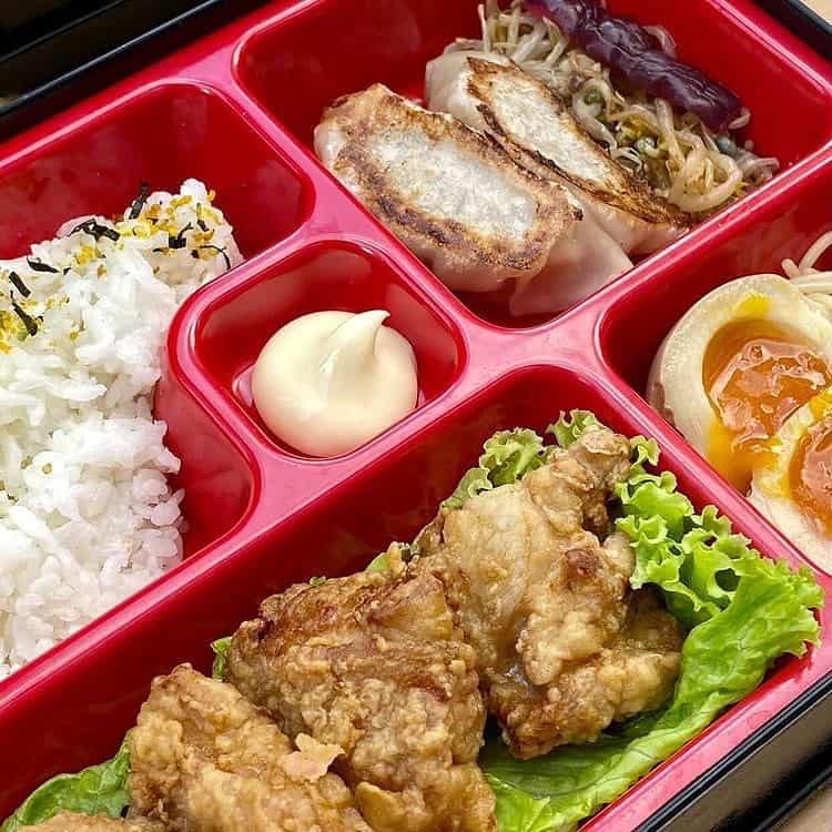 karaage and gyoza bento set