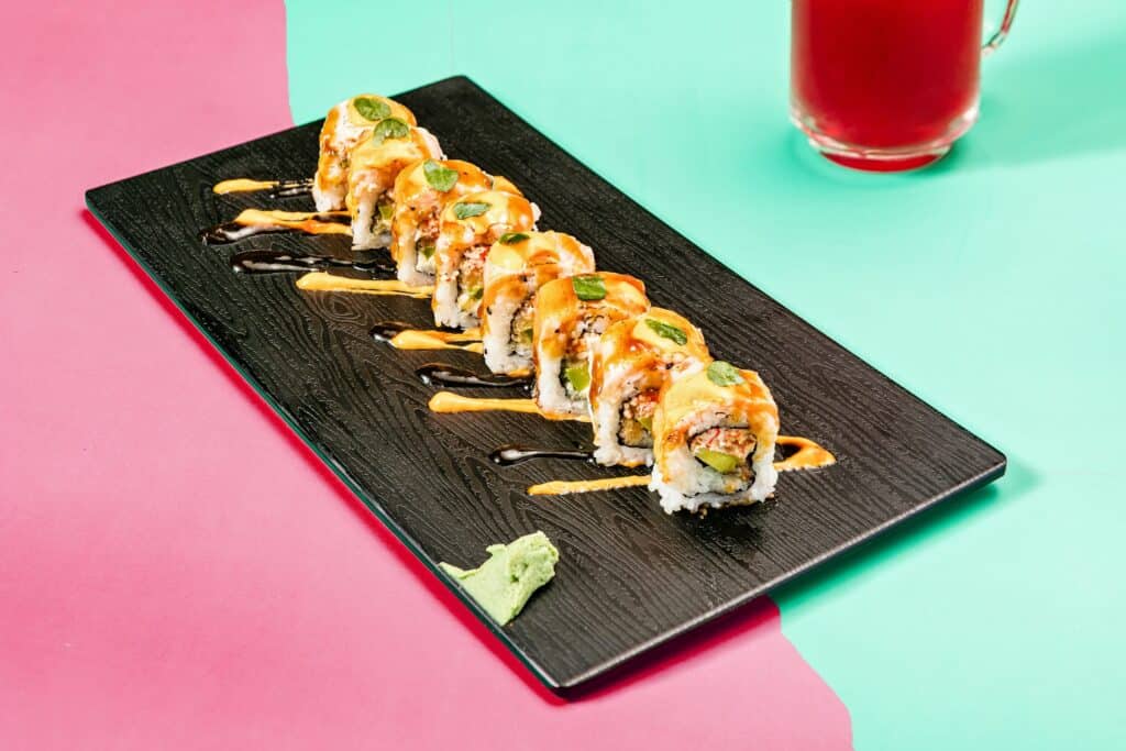 salmon aburi roll