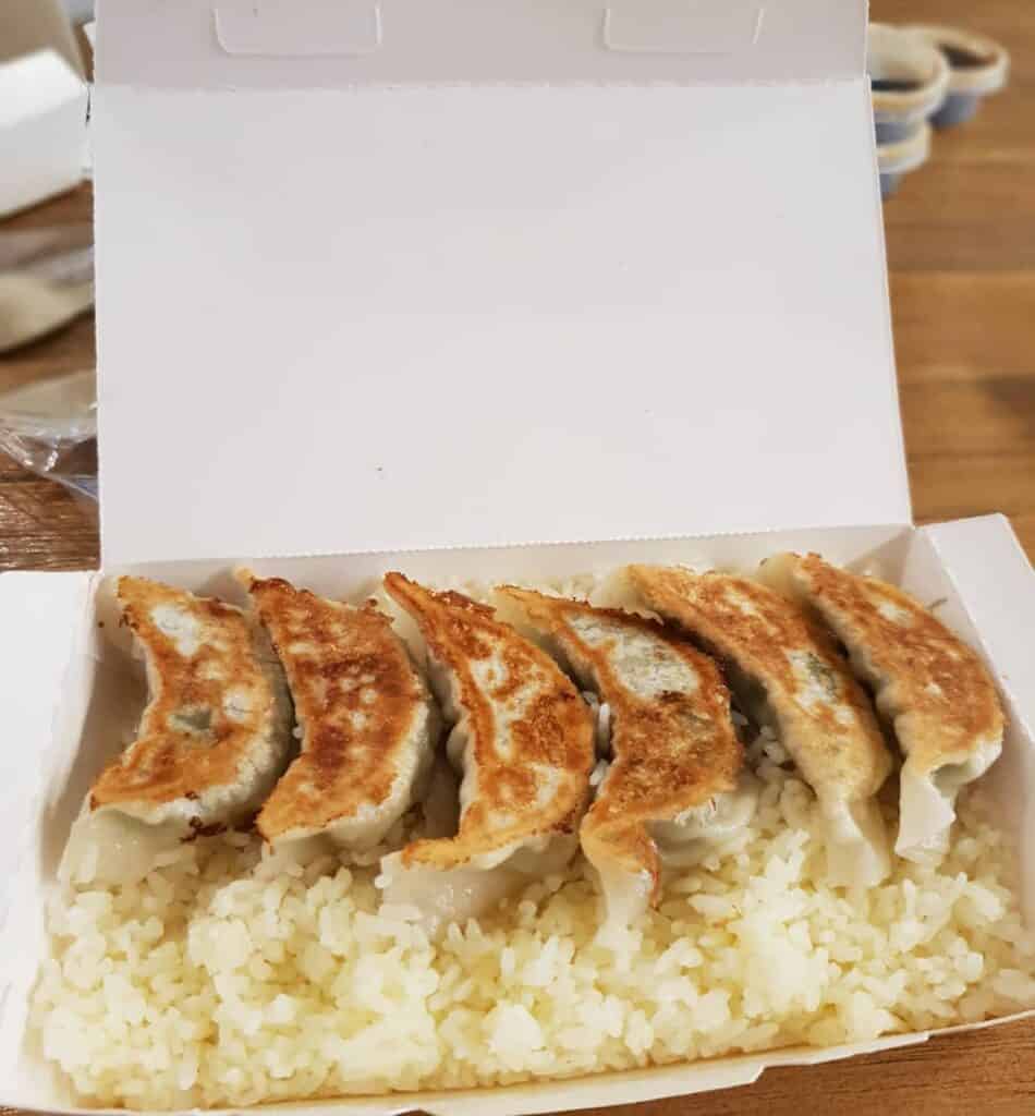 6pcs gyoza with buttered rice