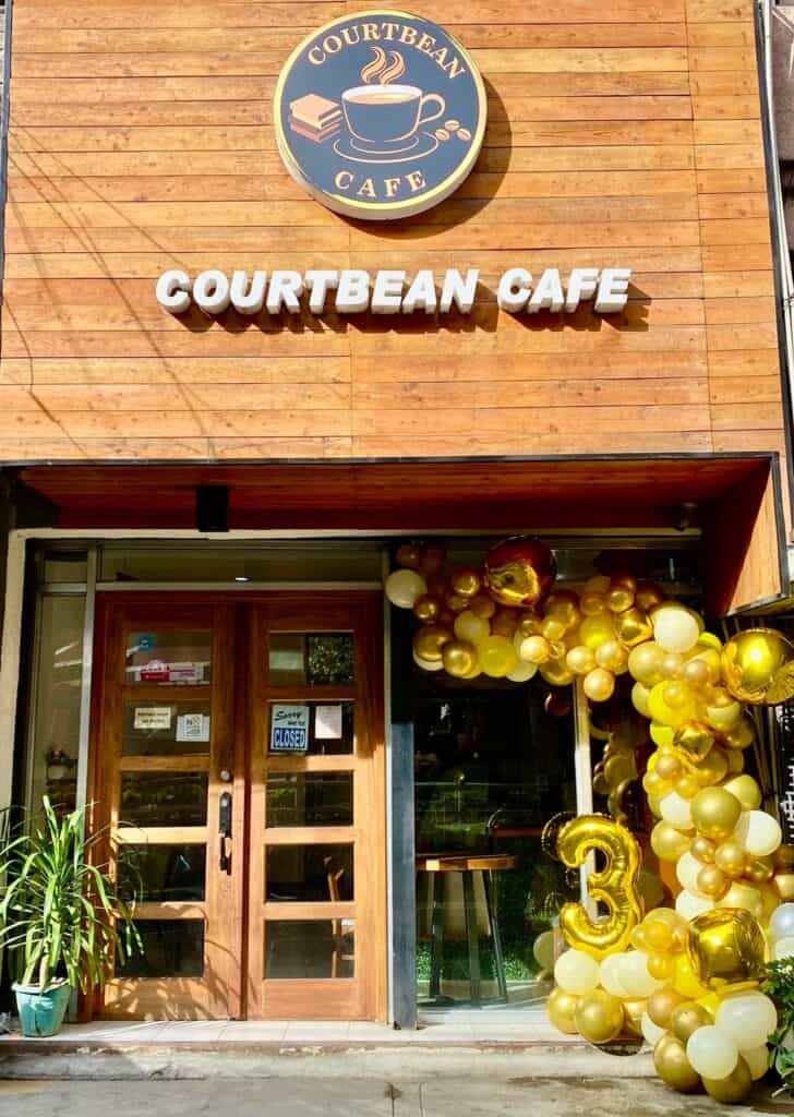Courtbean cafe front view restaurant